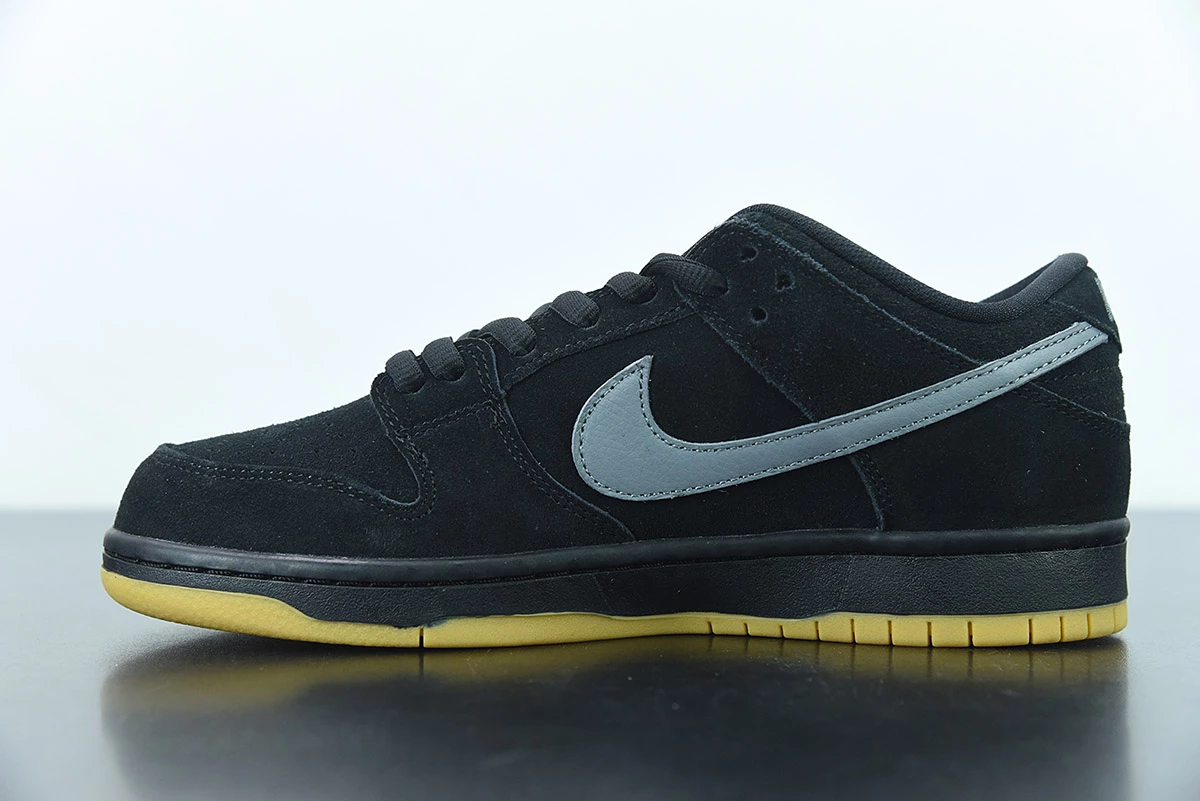 Fit Sporting Goods Nike SB Dunk Low “Fog” Black Grey BQ6817-010 For Sale - Image 3