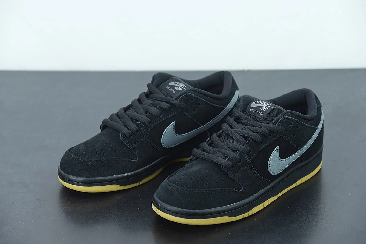 Fit Sporting Goods Nike SB Dunk Low “Fog” Black Grey BQ6817-010 For Sale - Image 6