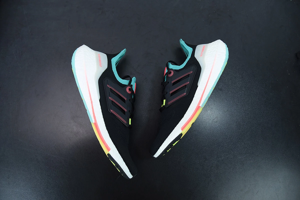 Fit Sporting Goods Adidas Ultra Boost 22 Black/Mint Green Noir/Menthe Verte For Sale - Image 4